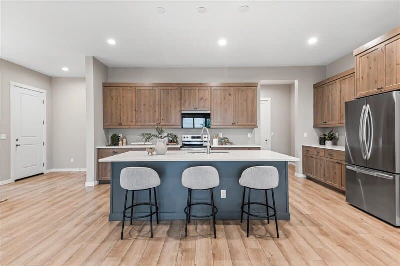 Star House: 2218 North Leatherwood Avenue