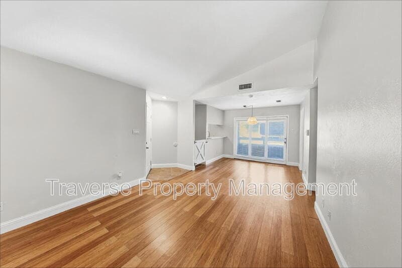 Arlington Condo: 1108 Quail Valley Ln