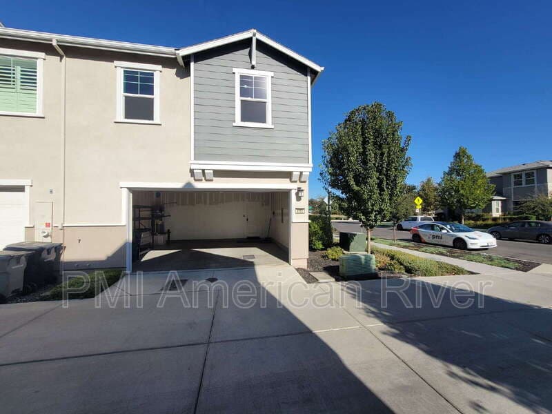 Sacramento House: 3050 River Trout Walk