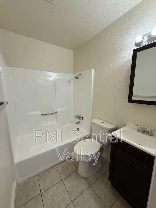 Denair Condo: 3557 Merced Ave C