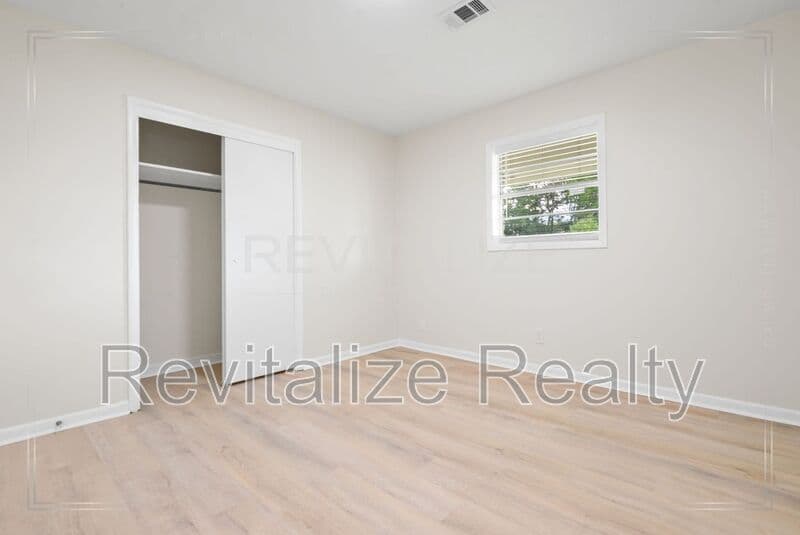 Gulfport House: 2531 W David Drive