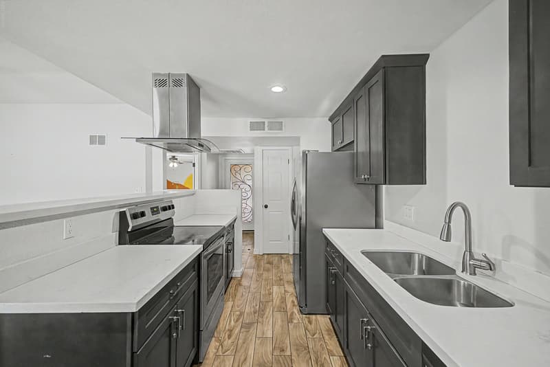Phoenix House: 13608 N 41st Place