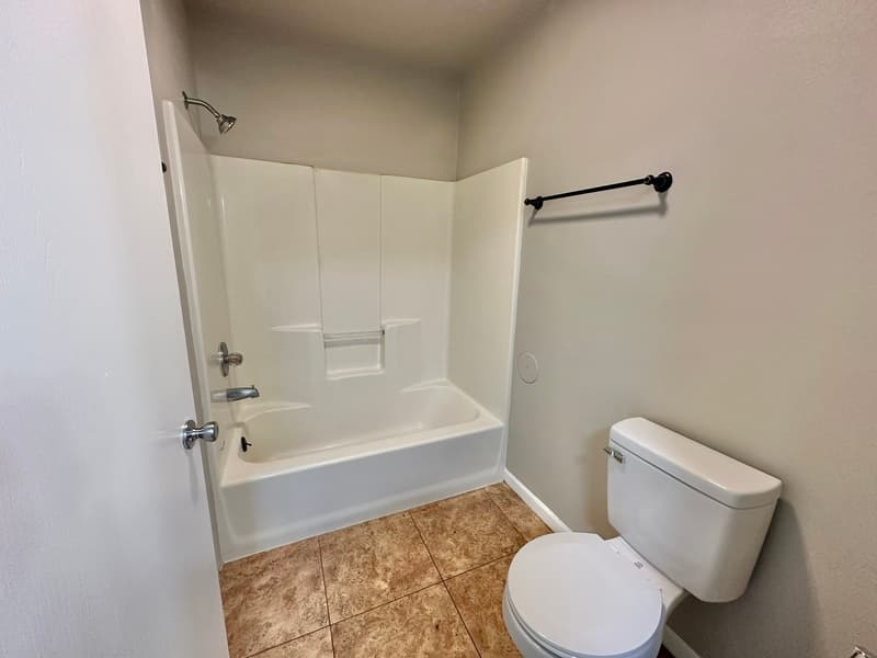 Oshkosh Condo: 825 Wisconsin Street - 3B
