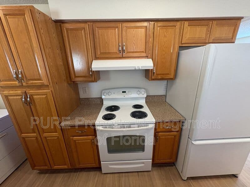 Ocala House: 6807 NW 62nd Place
