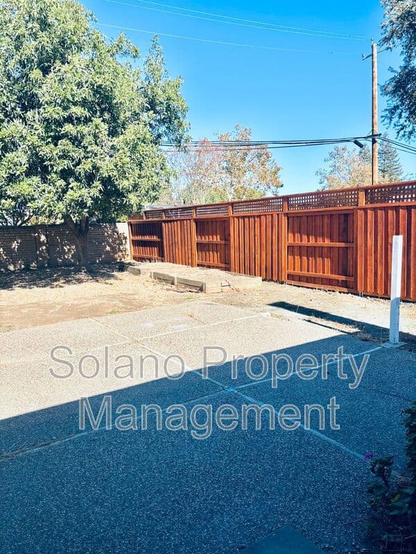 Vacaville House: 349 Temple Drive
