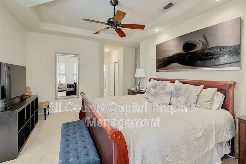 Lakeway House: 101 Cheerful Court