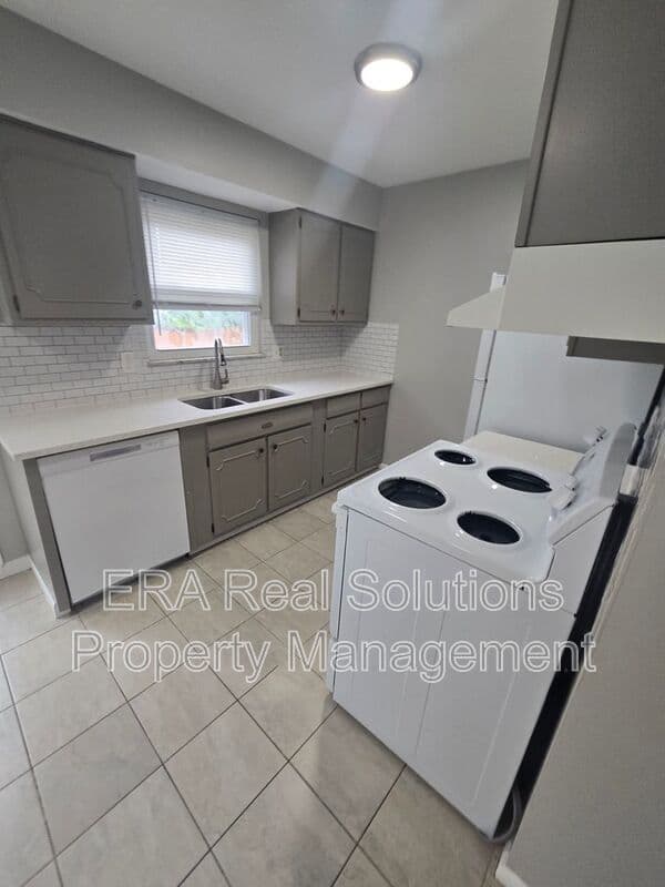 Columbus Condo: 852 S Roys Ave