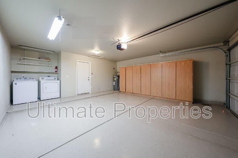 Peoria House: 8738 W Rockwood Dr