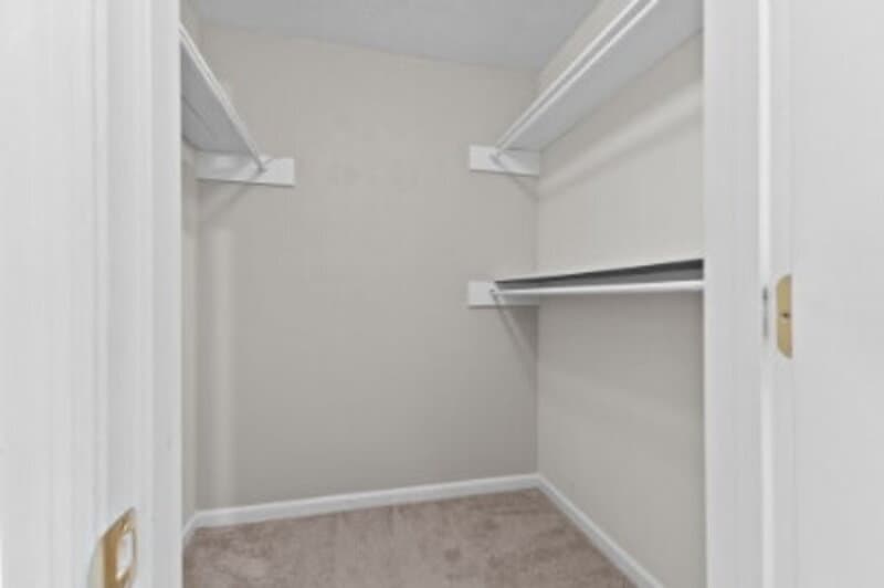 Fayetteville House: 810 Whispering Pines Road