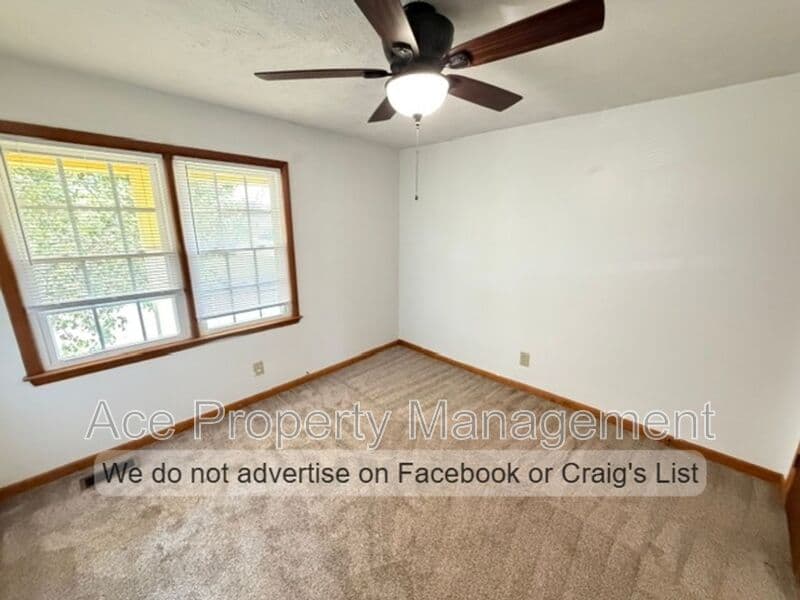 Fayetteville House: 7796 Adrian Drive