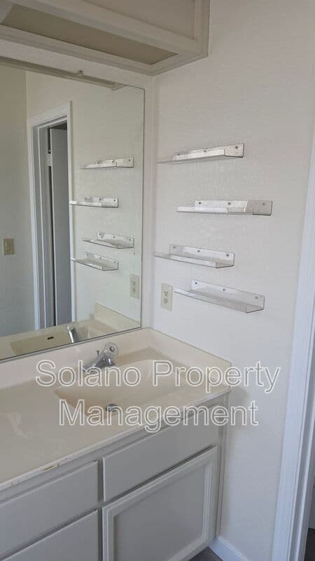 Vacaville House: 376 Marna Dr.