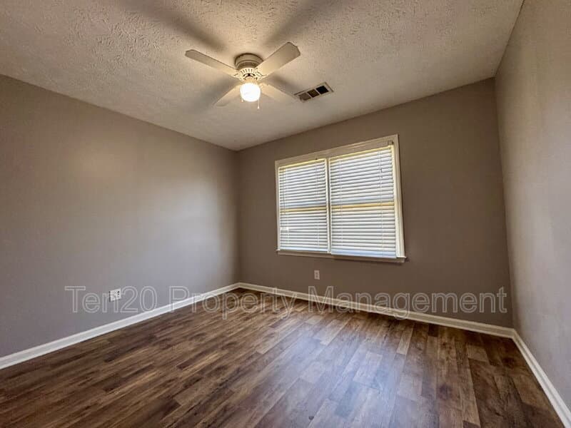 Columbus House: 7124 Vinings Court