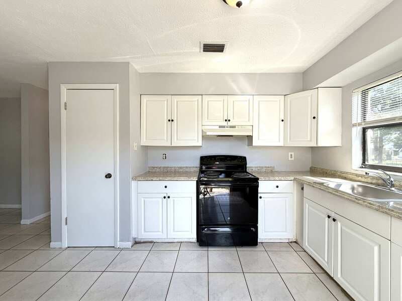 Tampa Condo: 1413 East 99th Avenue