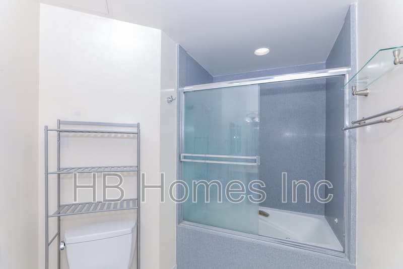 Honolulu Condo: 725 Kapiolani Boulevard #2402 - 1