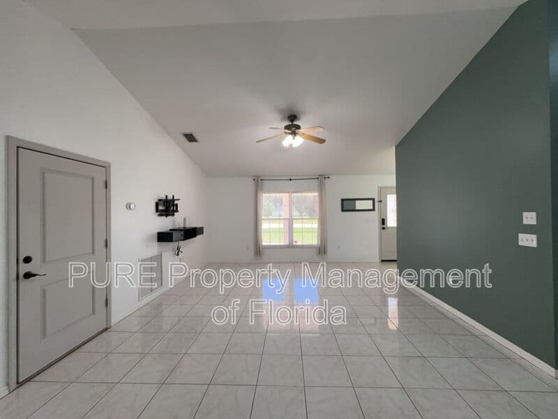 Ocala House: 645 NW 65th St