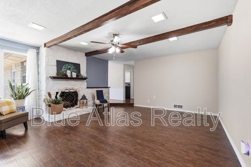 Dallas House: 5019 Blanchard Drive