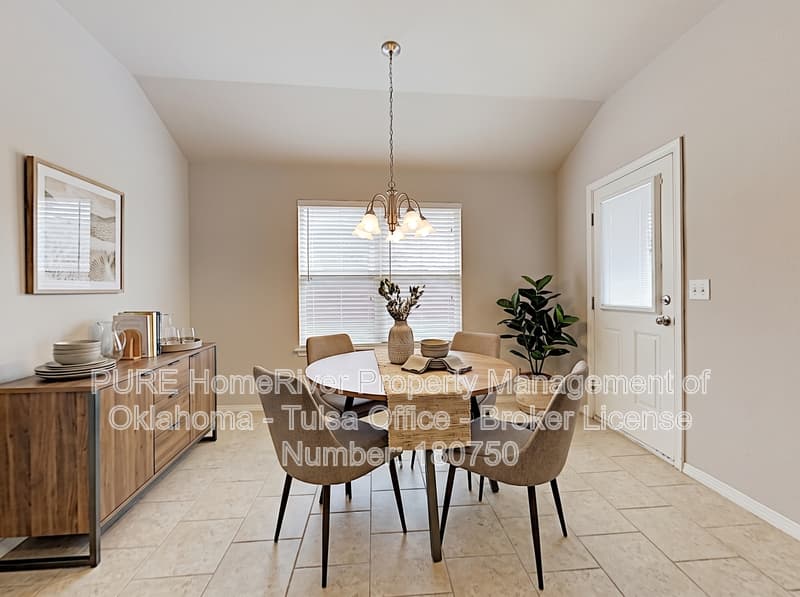 Bixby House: 5940 E 148th St S