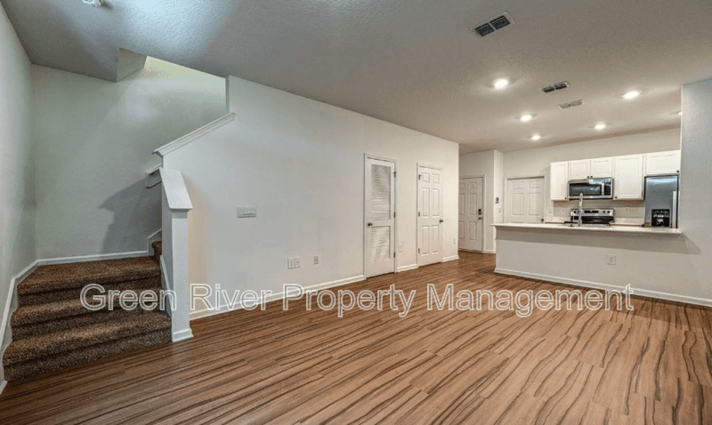 Middleburg House: 827 Rivertree Place