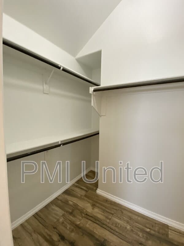 Fort Worth House: 4108 Volk Ct
