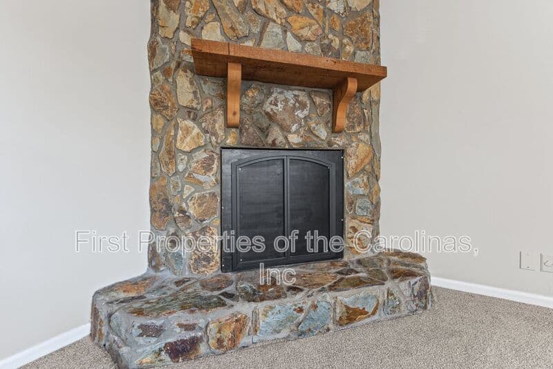 Charlotte House: 5805-H Hunting Ridge Lane