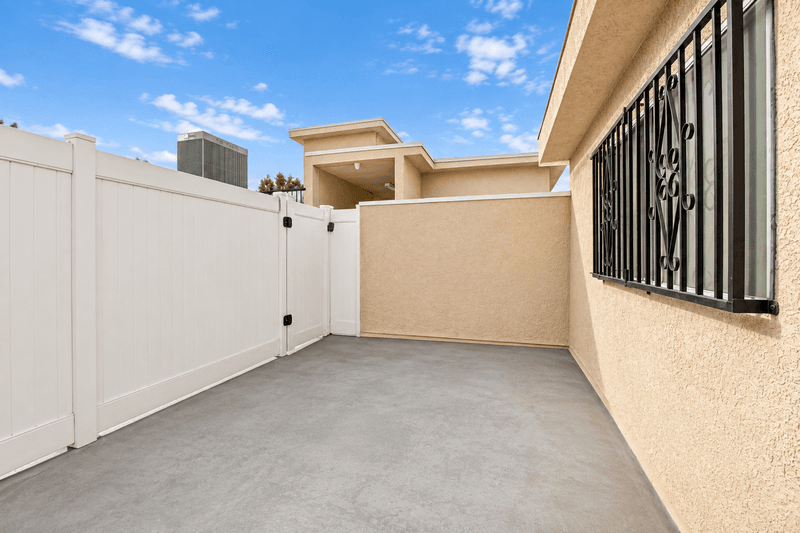 Los Angeles Condo: 514 S Catalina Street 308