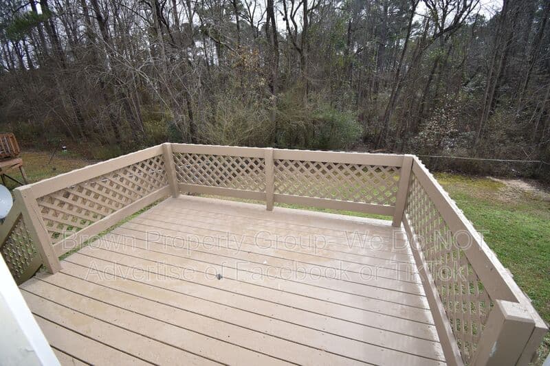 Fayetteville House: 6313 Applewhite Rd