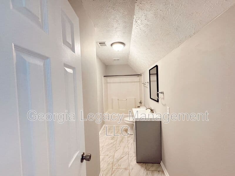 Cleveland House: 896 Campbell St