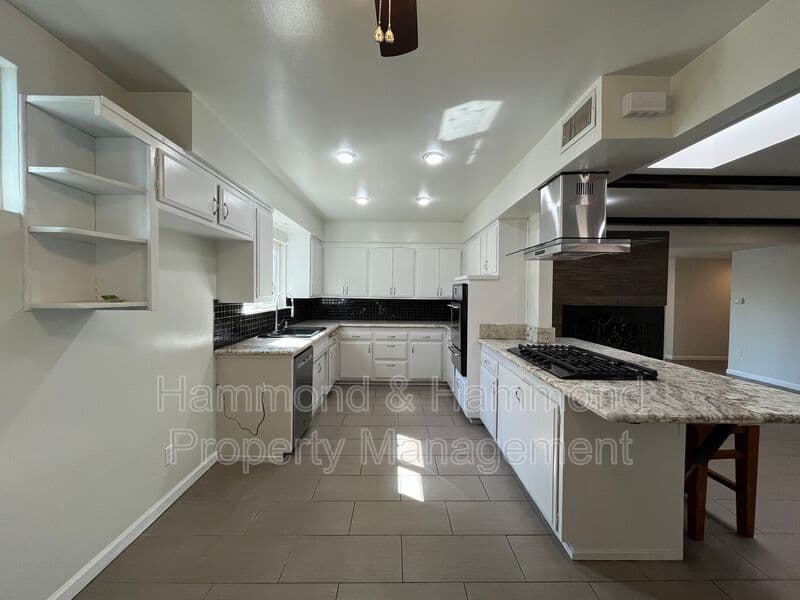 Granada Hills House: 16751 San Fernando Mission Blvd.