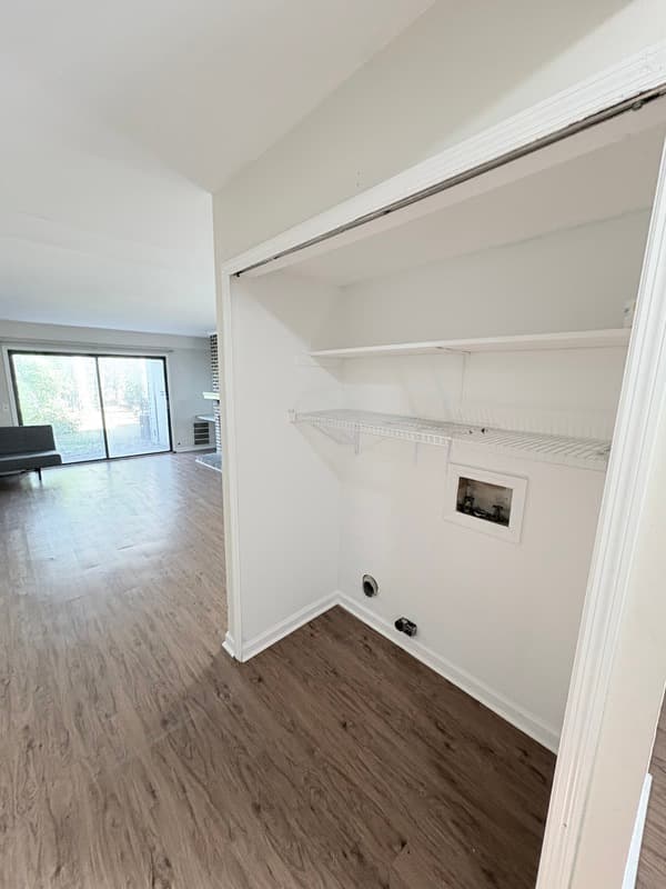 Columbia Townhome: 240 Jamil Rd