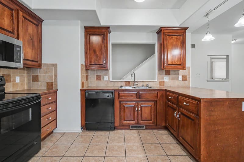 Lawrence Condo: 1216 Tennessee Street-A