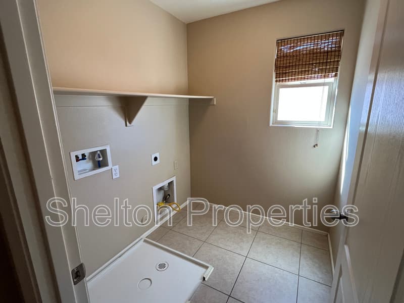 Buckeye House: 2958 N Clanton St