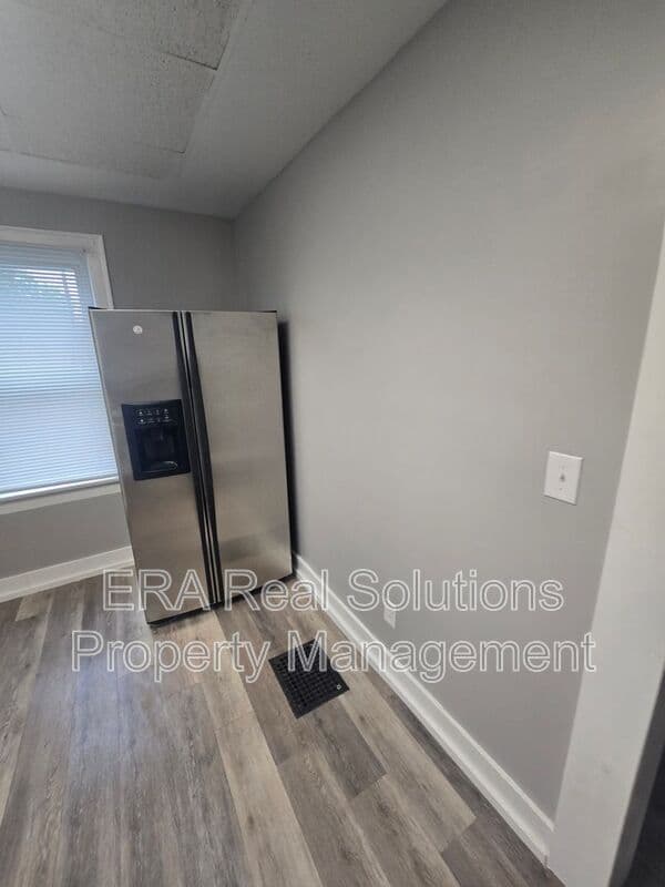 Columbus Condo: 2557 Sullivant Ave
