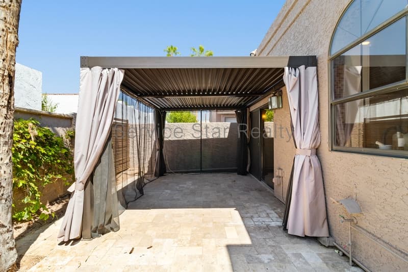Scottsdale House: 8750 E Via Del Valle