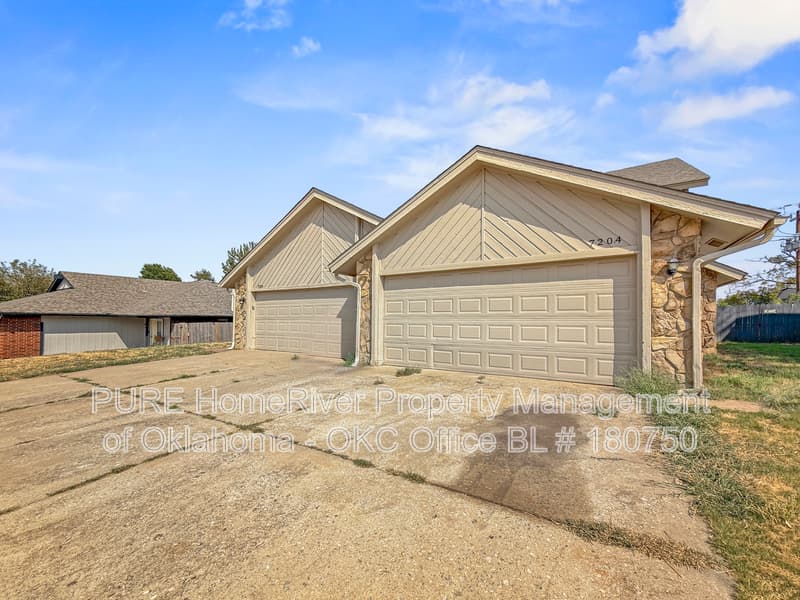 Oklahoma City Condo: 7206 Kings Manor Ct
