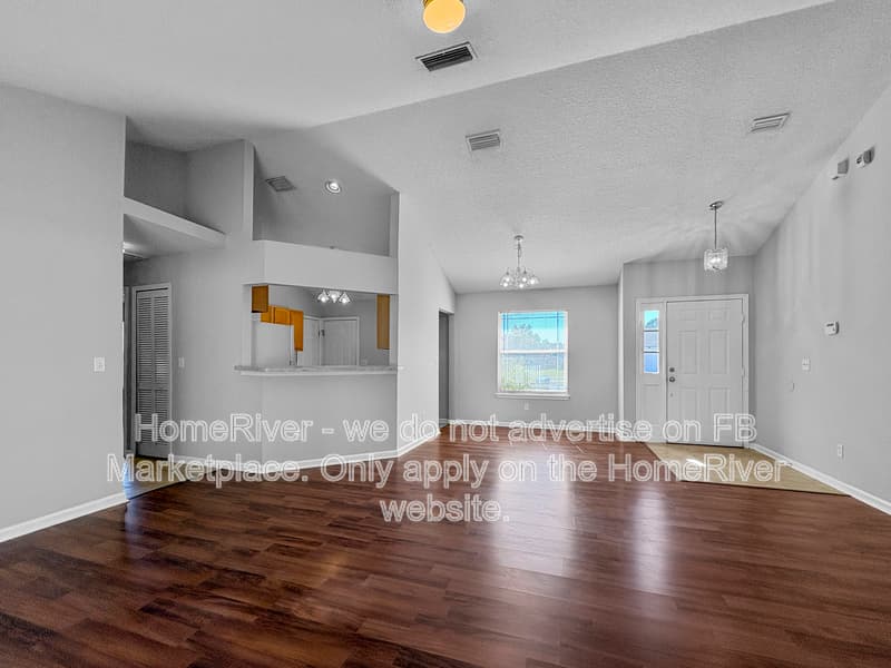Jacksonville House: 6711 Salt Pond Dr N
