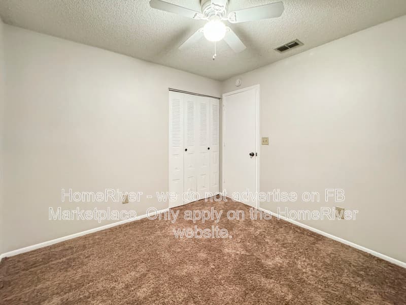 Riverview House: 13421 Laraway Dr