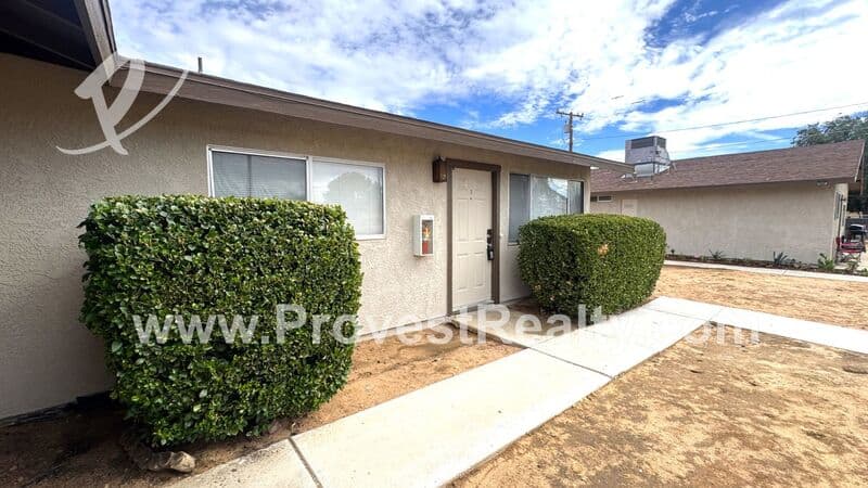 Apple Valley House: 13191 Kiowa Rd