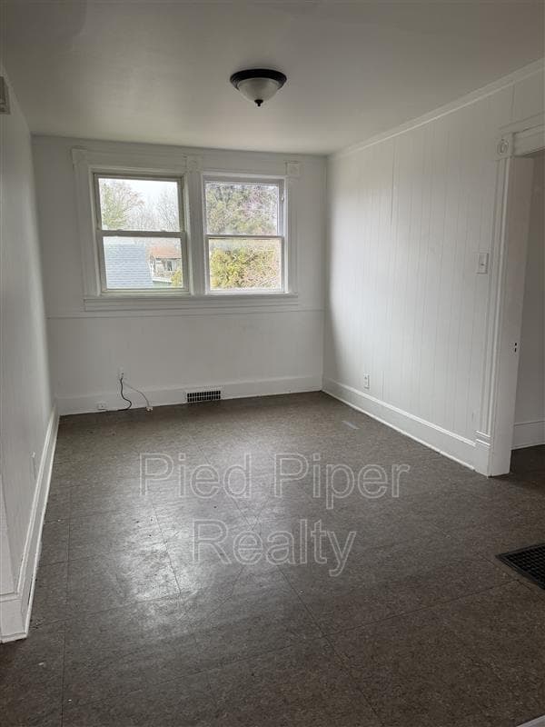 Freeport Condo: 534 1/2 E Wyandotte St