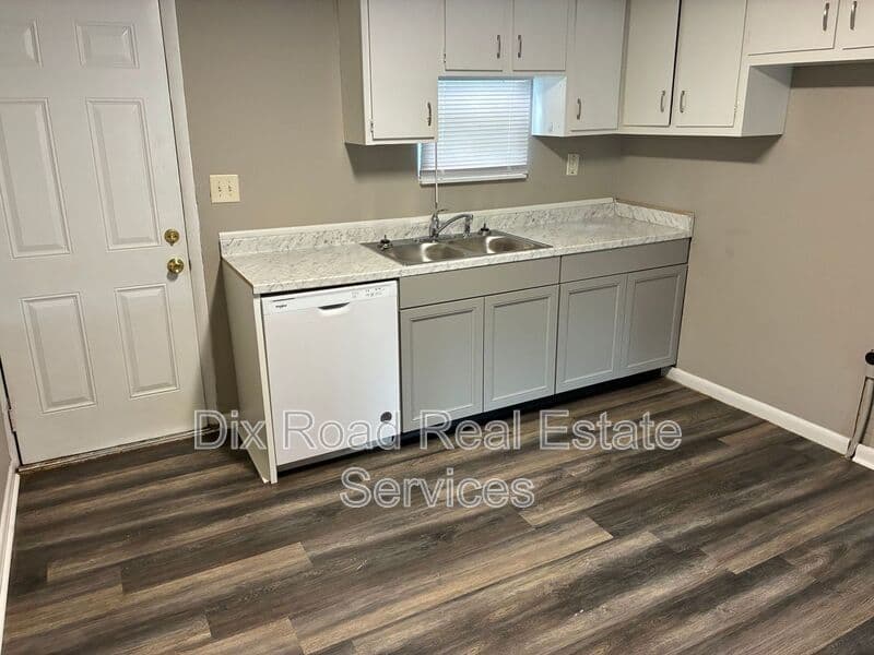 Fairfield Township House: 2029 Pater Avenue