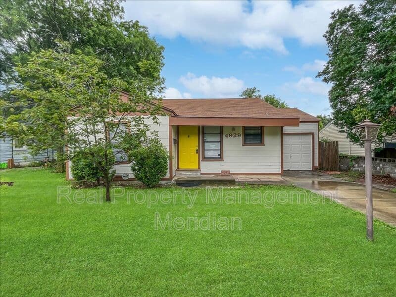 Forth Worth House: 4929 Donnelly Ave