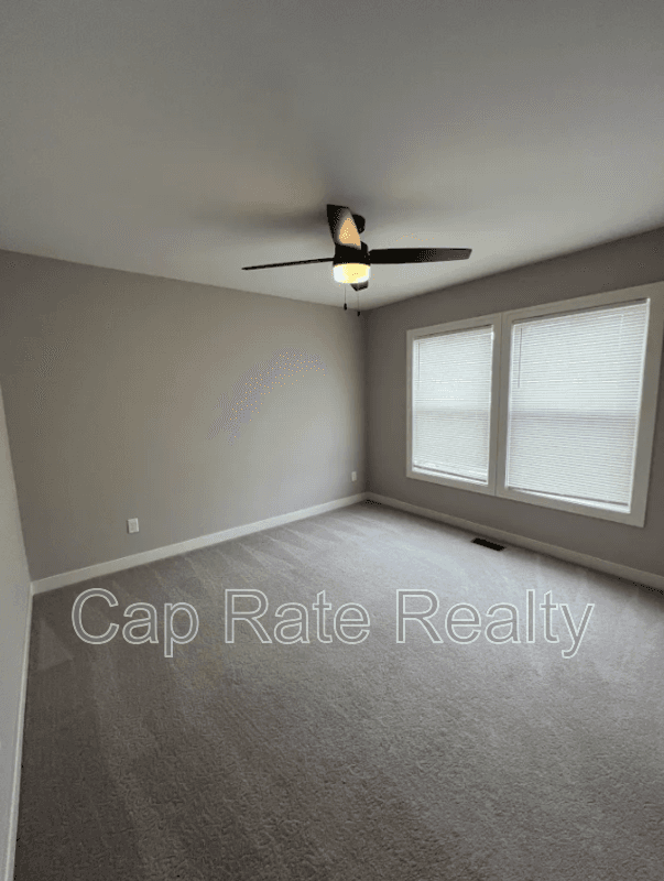 Columbus House: 1223 N Grant Ave