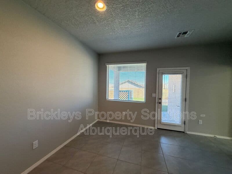 Rio Rancho House: 4875 Mount Salas St NE