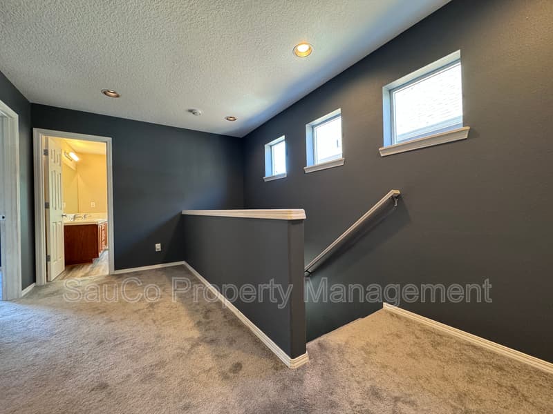 Hillsboro House: 948 SE Elina Ave