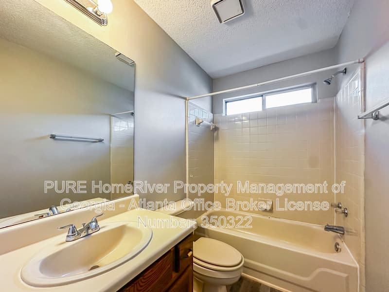 Rex House: 5724 Rex Mill Crk