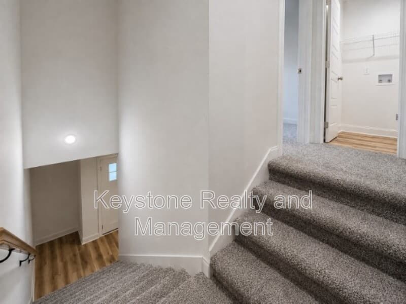 Clarksville Townhome: 919 Martin Street
