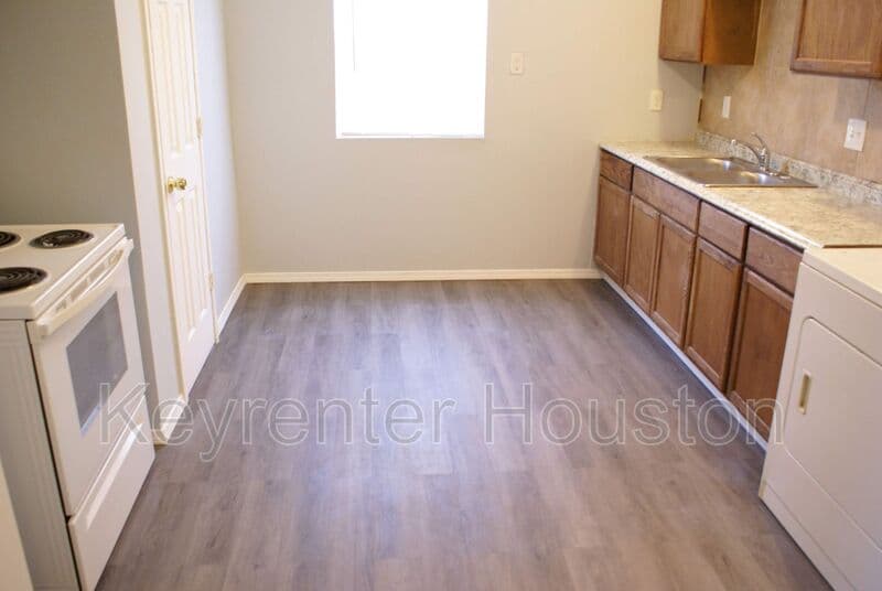 Houston House: 2511 Rosalie St