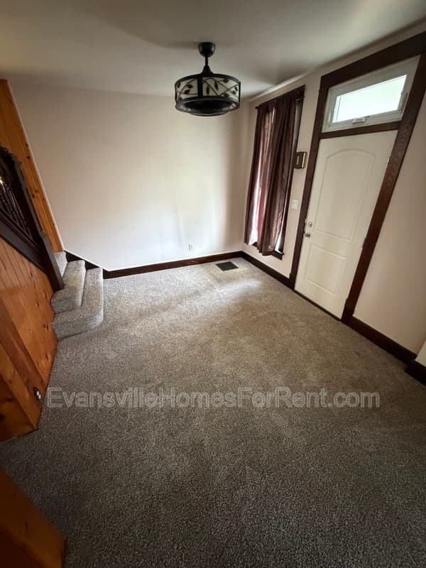 Evansville House: 737 East Virginia Street