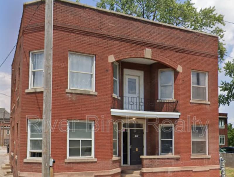 Springfield Condo: 417 East Cook Street - E