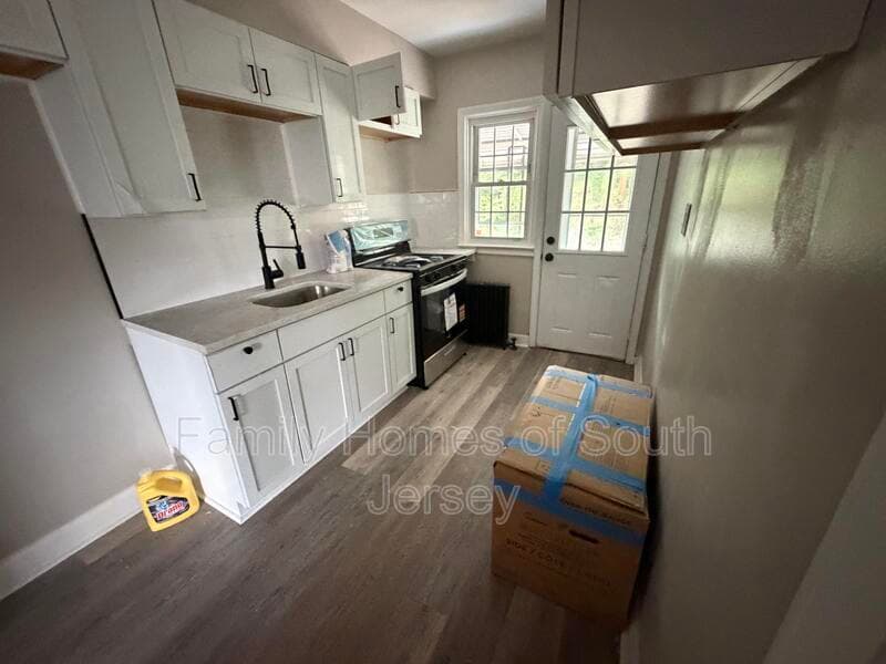 Baltimore Townhome: 4112 Fairfax Rd