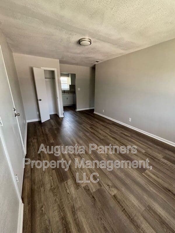 Augusta Condo: 110 3rd St